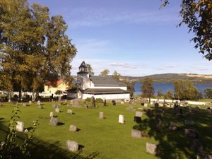 Gjøvik kirkegård og gravkapell.jpg