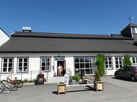 Gjerdrum bibliotek har siden 2002 holdt til i Gjerdrum kulturhus. Foto: Elisabeth Engø