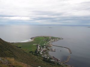 Godøy nordside mot Alnes og havet 1 OEH.JPG