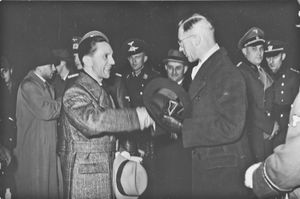 Goebbels og Terboven Oslo 1940.jpg