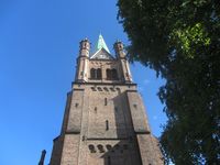 Vestfronten med tårnet. Foto: Stig Rune Pedersen (2012)