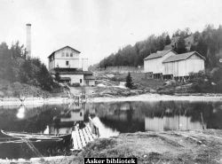 Grønsund limfabrikk omkring 1880. Foto: Ukjent