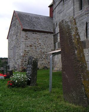 Granavollen runestein02.jpg