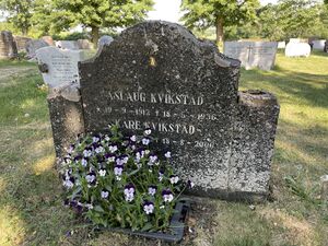 Grav Hoff Kvikstad.jpg