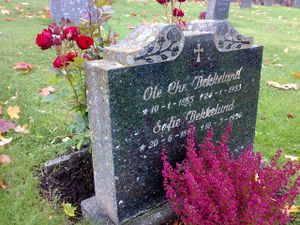 Grav Nordlia Bekkelund Ole Chr. Sofie.jpg
