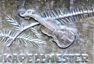 Gravdekor for kapellmester.JPG