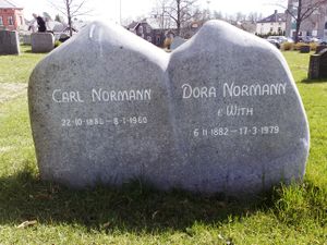 Gravminne Carl Normann.jpg