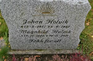 Gravminne Gjøvik kirkegård Holvik.jpg