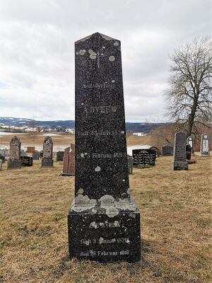 Gravminne Nannestad Hveem.jpg