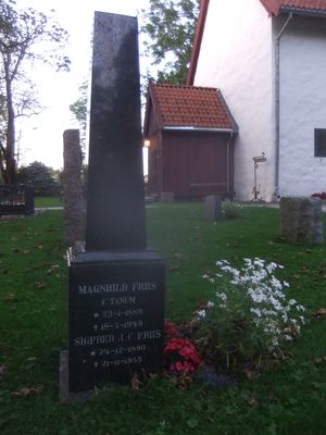 Gravminne Tanum Friis1.JPG