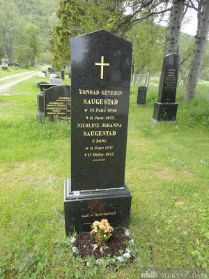 Gravminne over Konrad og Nicoline Saugestad.jpg