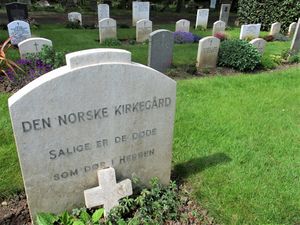 Greenwich Cemetery London 2019.JPG