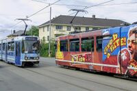 To trikker av type SL79 møtes på Grefsenplatået. Foto: Leif-Harald Ruud (2005).