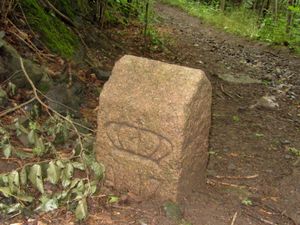 Grensestein 1878 Kristiania Aker nedenfor Valhallveien.jpg