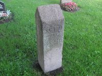 Grensestein nr. 68 står inne på den østre delen av Nordre gravlund. Foto: Stig Rune Pedersen