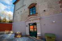 Greverud skole, bygg A: Eika - første inngang. Foto: Jonas Tisell (2023).