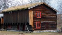Bygningen på garden Grimsrud, det første huset som ble flytta til Hedmarksmuseet.