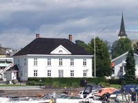 Sorenskrivergården i Storgaten 1. Foto: Siri Johannessen (2019).