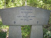 Minnesmerke ved Grini (nedre rettersted) over Hedenstad og Koren som ble henrettet på stedet. Foto: Stig Rune Pedersen (2005).