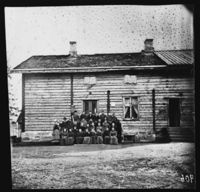 52. Gruppe konfirmanter ved Hatfjelldalen prestegård - NB bldsa OTO0906 A.jpg