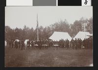 3. Gruppe offiserer foran telt - no-nb digifoto 20160415 00235 bldsa EYDE00085.jpg