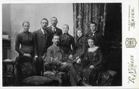 266. Gruppebilde inne (R Nyblin, Skien) CCJ 169.jpg