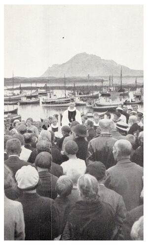 Gudstjeneste ved havet.JPG