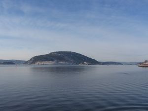 Håøya (Frogn) sett fra Drøbak 2012.jpg
