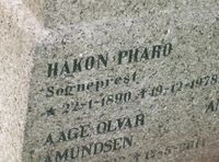 212. Håkon Pharo gravminne.jpg
