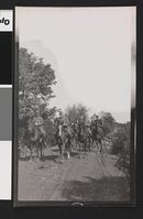 191. Høyere offiserer til hest - no-nb digifoto 20160415 00244 bldsa EYDE00095.jpg