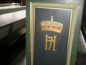 Haakon VII monogram Akershus slottskirke.jpg