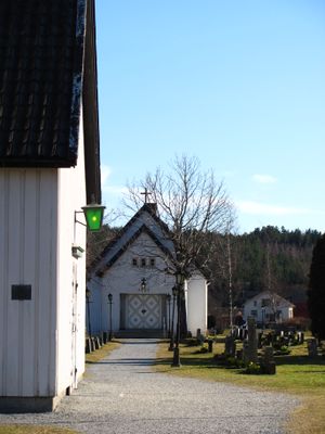 Halden, Idd kirke og kapellet.JPG