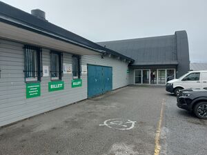 Halden Ishall hovedinngang.jpg