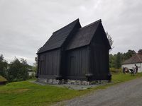 Sørsida av koret. Foto: Aslak Kittelsen (2020).