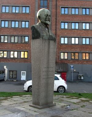 Halvor Emil Heyerdahl byste Oslo.jpg