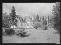 64. Hamar, sorenskrivergården - no-nb digifoto 20150219 00139 NB MIT FNR 16388.jpg