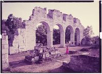 221. Hamar. Domkirkeruinene. - no-nb digifoto 20160519 00010 NB NKF P 05 A 012.jpg