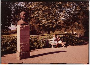 Hamar. Parti fra parken. - no-nb digifoto 20160519 00003 NB NKF P 05 A 005.jpg