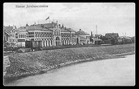 Hamar stasjon ligger vakkert til ved Mjøsa. Kilde Jernbanemuseet.