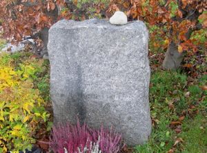 Hans Georg Evjenth Underthun gravminne.jpg