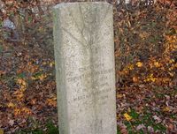 Gravminne, boktrykker og lokalpolitiker Hans Warhuus. Foto: Stig Rune Pedersen