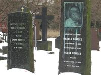 16. Harald Rømcke gravminner.jpg