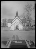 Inngangen fra Kirkeveien. Foto: Nasjonalbiblioteket (1956).
