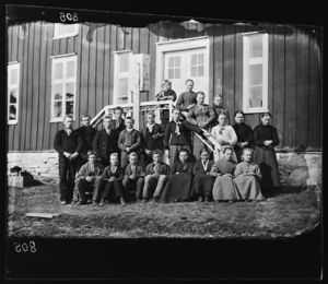 Hattfjelldal. Gamle Præstegaard. Konfirmanter. - NB bldsa OTO0805 A.jpg