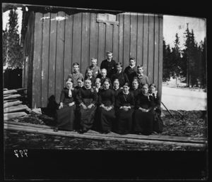 Hattfjelldal. Nye Præstegaard. Konfirmanter - NB bldsa OTO0797 A.jpg