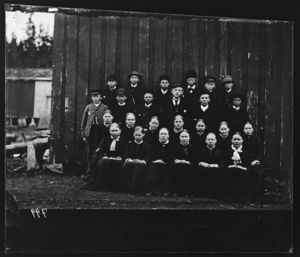 Hattfjelldal. Nye Præstegaard. Konfirmanter - NB bldsa OTO0799 A.jpg