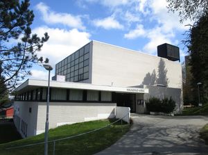 Haugerud kirke Oslo 2015.jpg