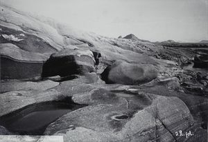 Havets erosion paa Trænen - no-nb digifoto 20160317 00150 bldsa NGU0389.jpg