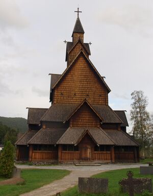 Heddal stavkirke 2.JPG