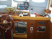 Då er me i rorhuset, ser at dei gamle rorhusglasa er der framleis